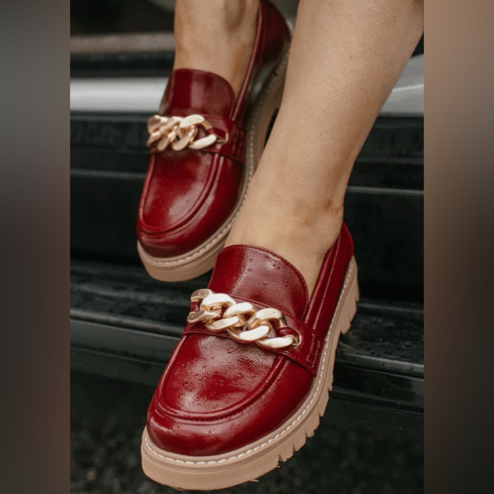 Corky’s Dark Red Patent Loafers/Gold Chain Detail/Lug Sole: Size 6 - Picture 6 of 8